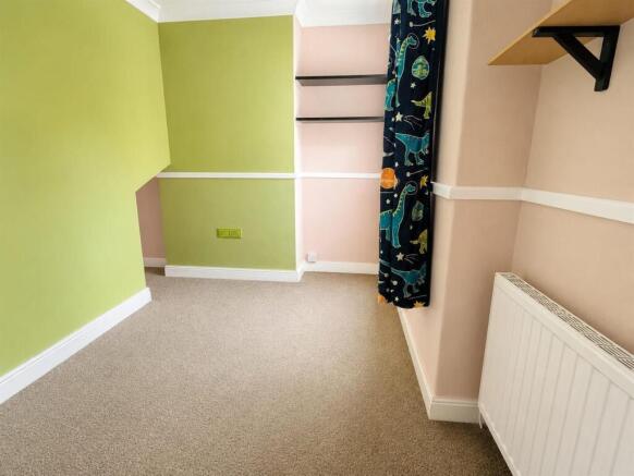 second bedroom.jpeg