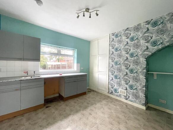 Highfield Park Road, Bredbury photo 4