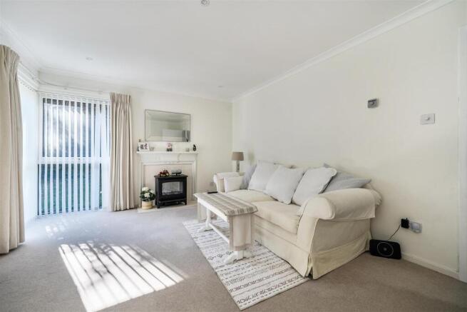 Sitting room 2nd aspect.jpg