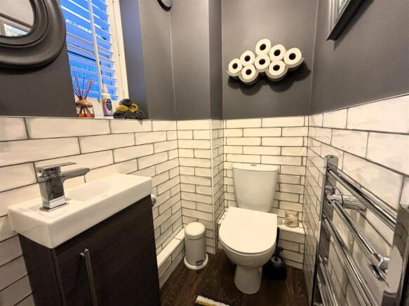 3 bed Semi-Detached for sale Image 11