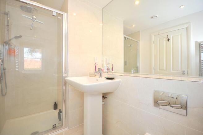 Beautiful en-suite shower room
