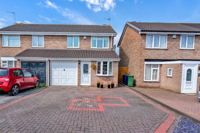 18, Badgers Way, Heath Hayes, Cannock, Staffordshi
