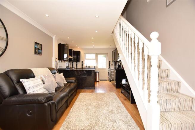 Lounge/Dining / Kitchen Area