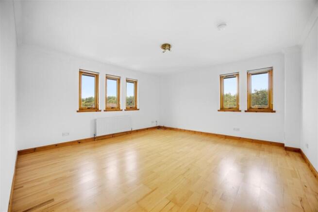 06-112_GLEN_SANNOX_DRIVE_CUMBERNAULD_006.jpg