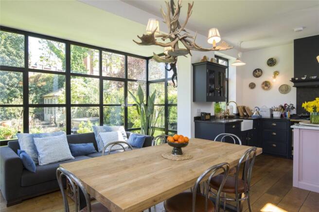 Diner/Kitchen