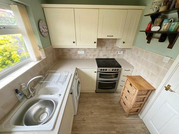 Kitchen to side