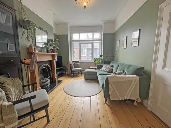 Lydford Park Road 43 - Lounge Front.jpg