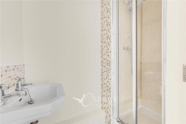 2 bed Flat to rent Image 11