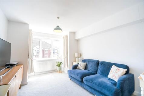 Victoria Grove, Newbury, West Berkshire, RG14