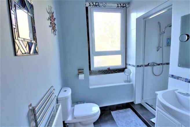 Bathroom (Bathroom First Floor)