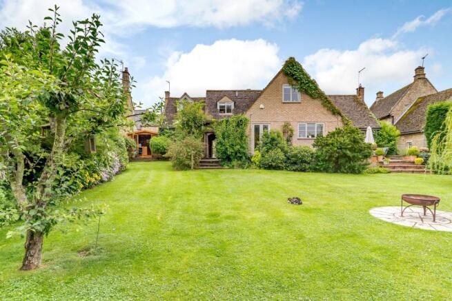Garden To House