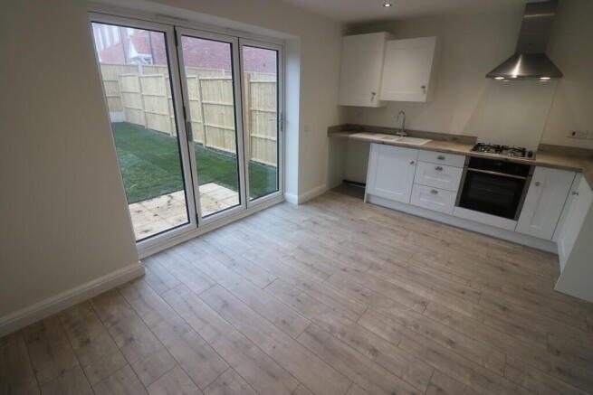 3 bed Semi-Detached to rent Image 4