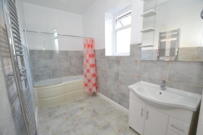 2 bed Terraced Bungalow for sale Image 4