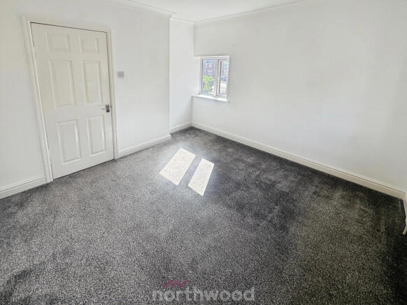 3 bed Terraced to rent Image 10