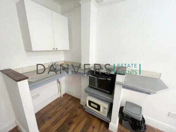 kitchen 1.jpg