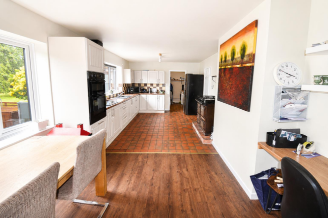 KITCHEN/ DINER