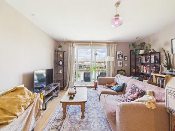 CAM03519G0-PR0505...