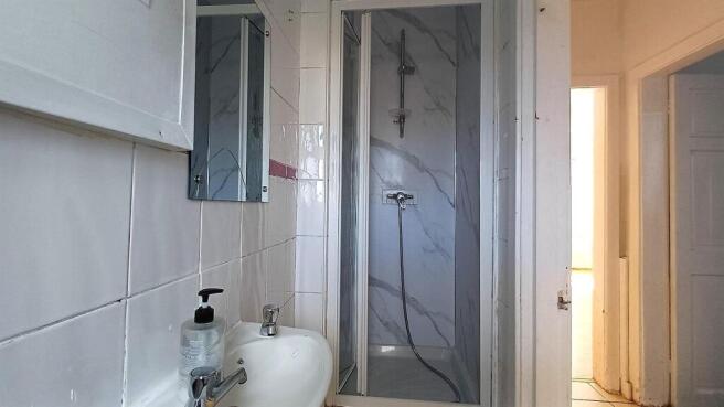 3 bed Terraced for sale Image 8