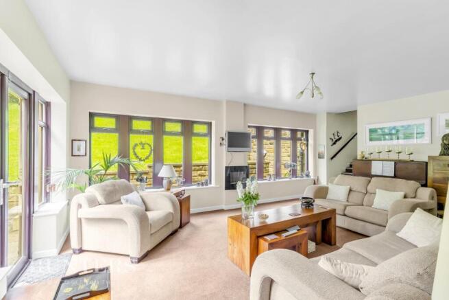 4 bed Detached Bungalow for sale Image 12