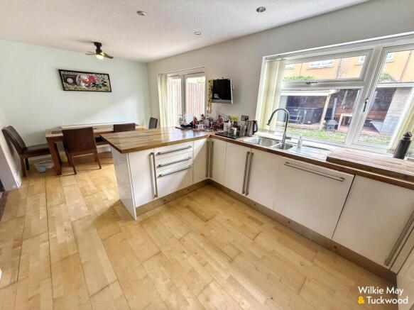 Dovetons Drive, Williton, Taunton photo 4
