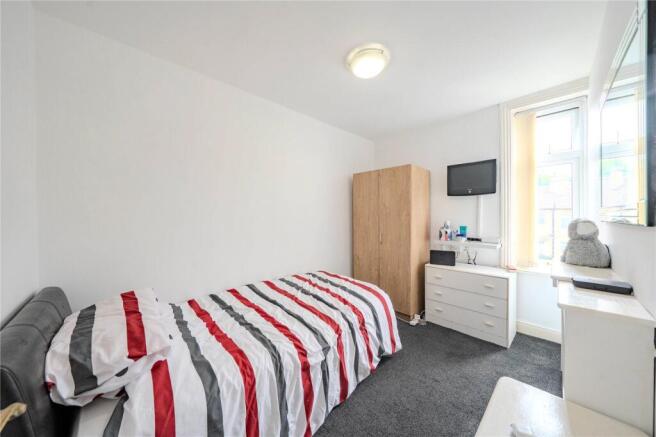3 bed Town House for sale Image 5