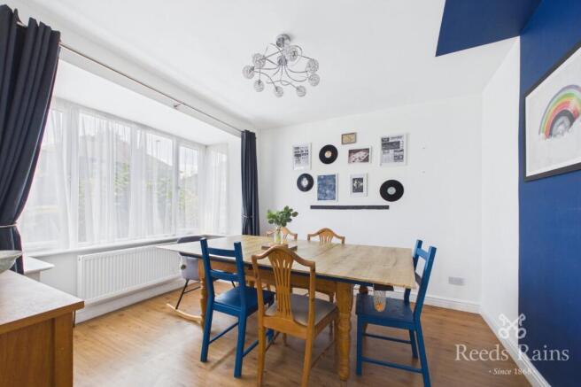 3 bed Semi-Detached for sale Image 3