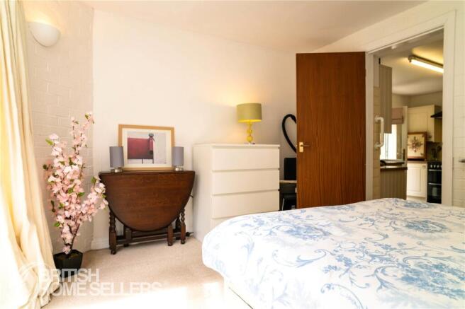 3 bed Bungalow for sale Image 9