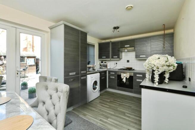 3 bed Terraced for sale Image 4