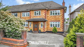 156, Main Road, Romford RM2 5HS