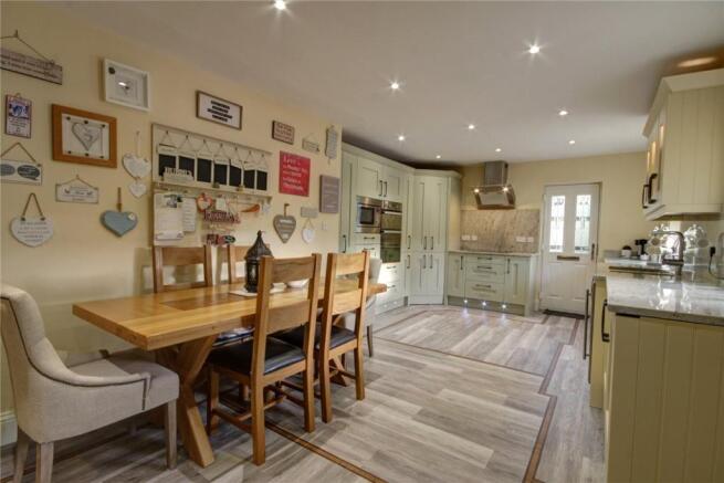 Kitchen Pic 4