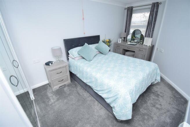 BEDROOM.JPG