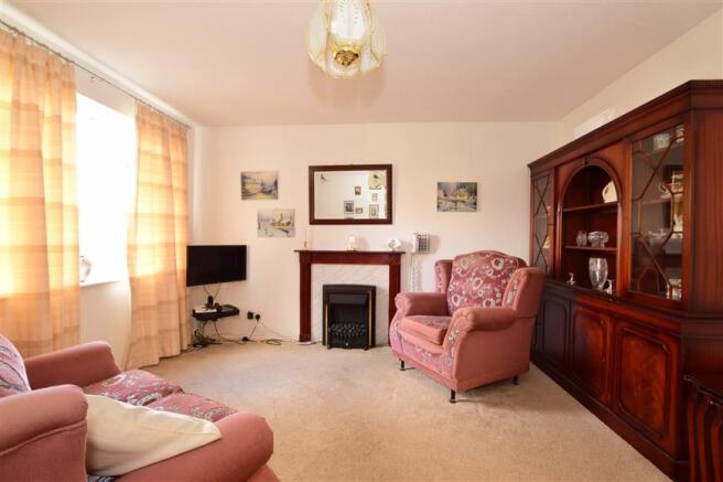 Lounge/Dining Area