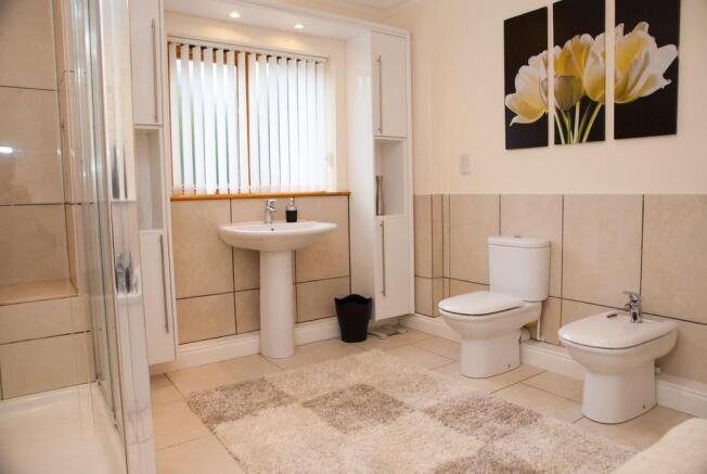 En-suite to Maste...