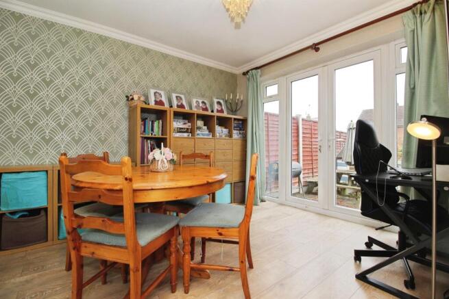 3 bed Semi-Detached for sale Image 5