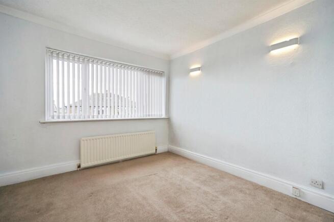 3 bed Terraced for sale Image 12