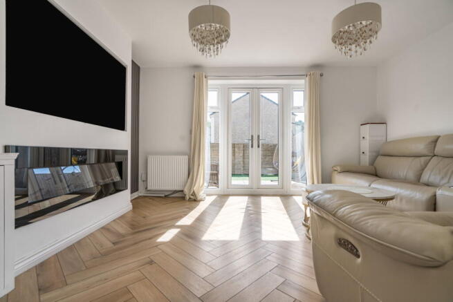 3 bed Semi-Detached for sale Image 9