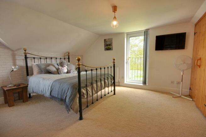 Bedroom 2 (Double)