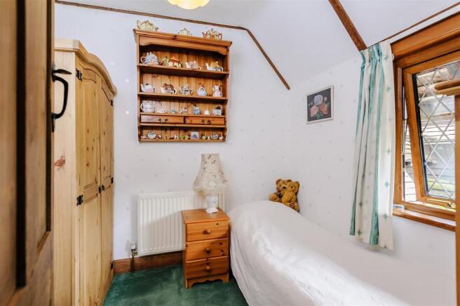 bedroom2.jpg
