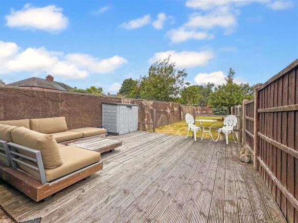 Well-Appointed Private Garden 434