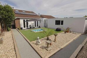 2, Hillhead Park, Brixham TQ5 0HG