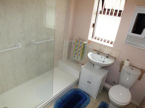 shower room 1.JPG