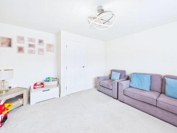 4 bed Semi-Detached for sale Image 12