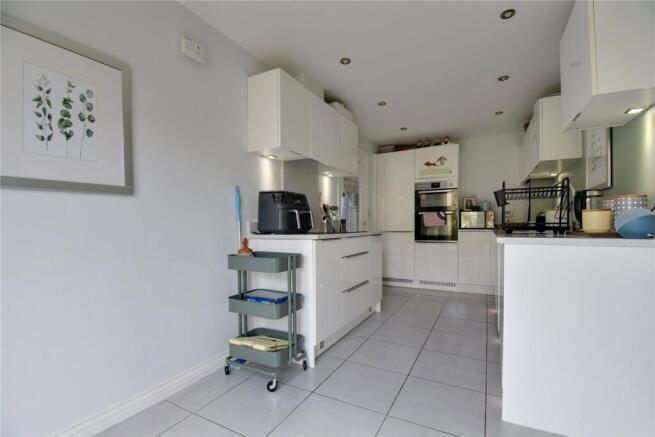 4 bed Detached for sale Image 10