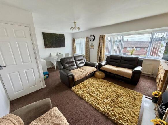 2 bed Apartment for sale Image 5