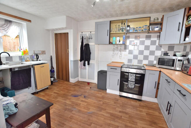3 bed Semi-Detached for sale Image 5