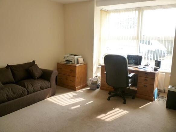 Bedroom 2/Office