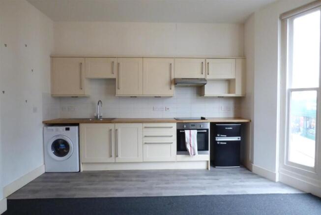 Open Plan Lounge & Kitchen