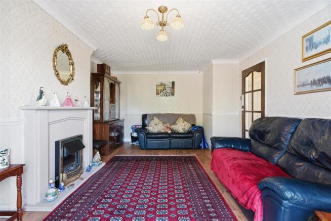 3 bed Semi-Detached Bungalow for sale Image 7