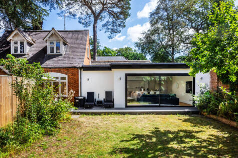 Portsmouth Road, Cobham, Surrey, KT11