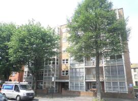 12, 44 Copthorne Court, The Drive, Hove BN3 3JD